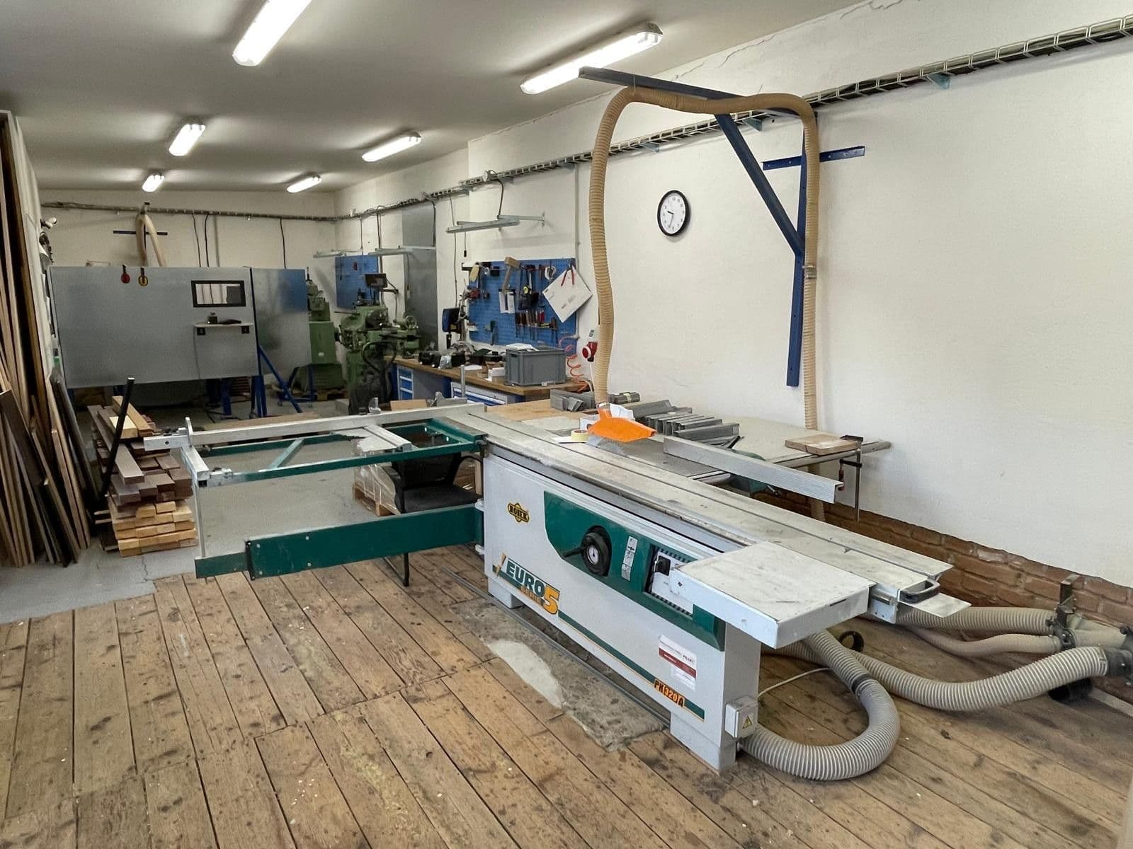 Prenájom nebytového priestoru 200 m², B. Němcové, Veltrusy, Středočeský kraj Prenájom nebytového priestoru 200 m², B. Němcové, Veltrusy, Středočeský kraj