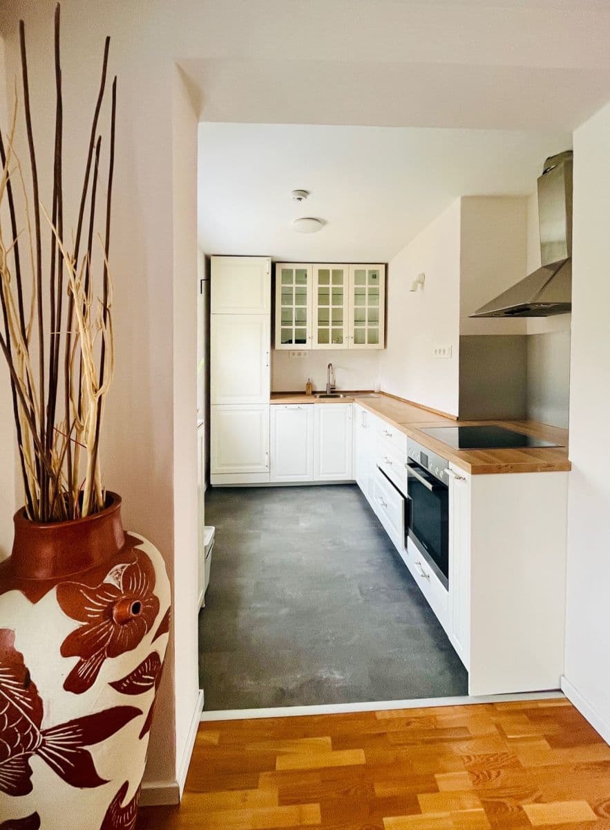 Prenájom bytu 3-izbový 80 m², Nobelova, Nové Mesto, Bratislavský kraj Prenájom bytu 3-izbový 80 m², Nobelova, Nové Mesto, Bratislavský kraj