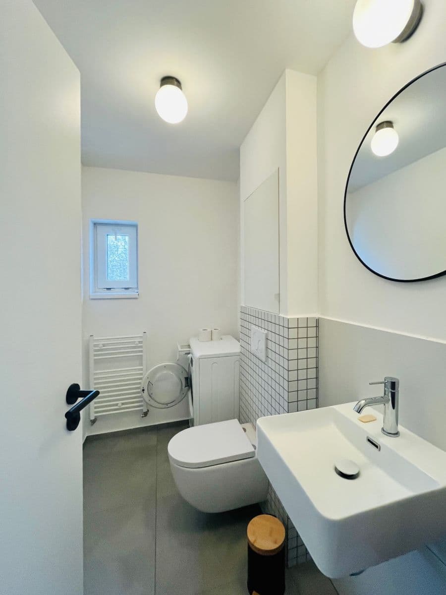 Prenájom bytu 3-izbový 80 m², Nobelova, Nové Mesto, Bratislavský kraj Prenájom bytu 3-izbový 80 m², Nobelova, Nové Mesto, Bratislavský kraj