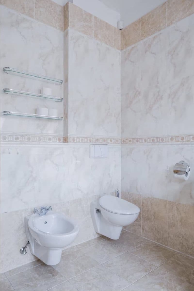 Prenájom bytu 5-izbový 165 m², Strojnická, Praha, Praha Prenájom bytu 5-izbový 165 m², Strojnická, Praha, Praha