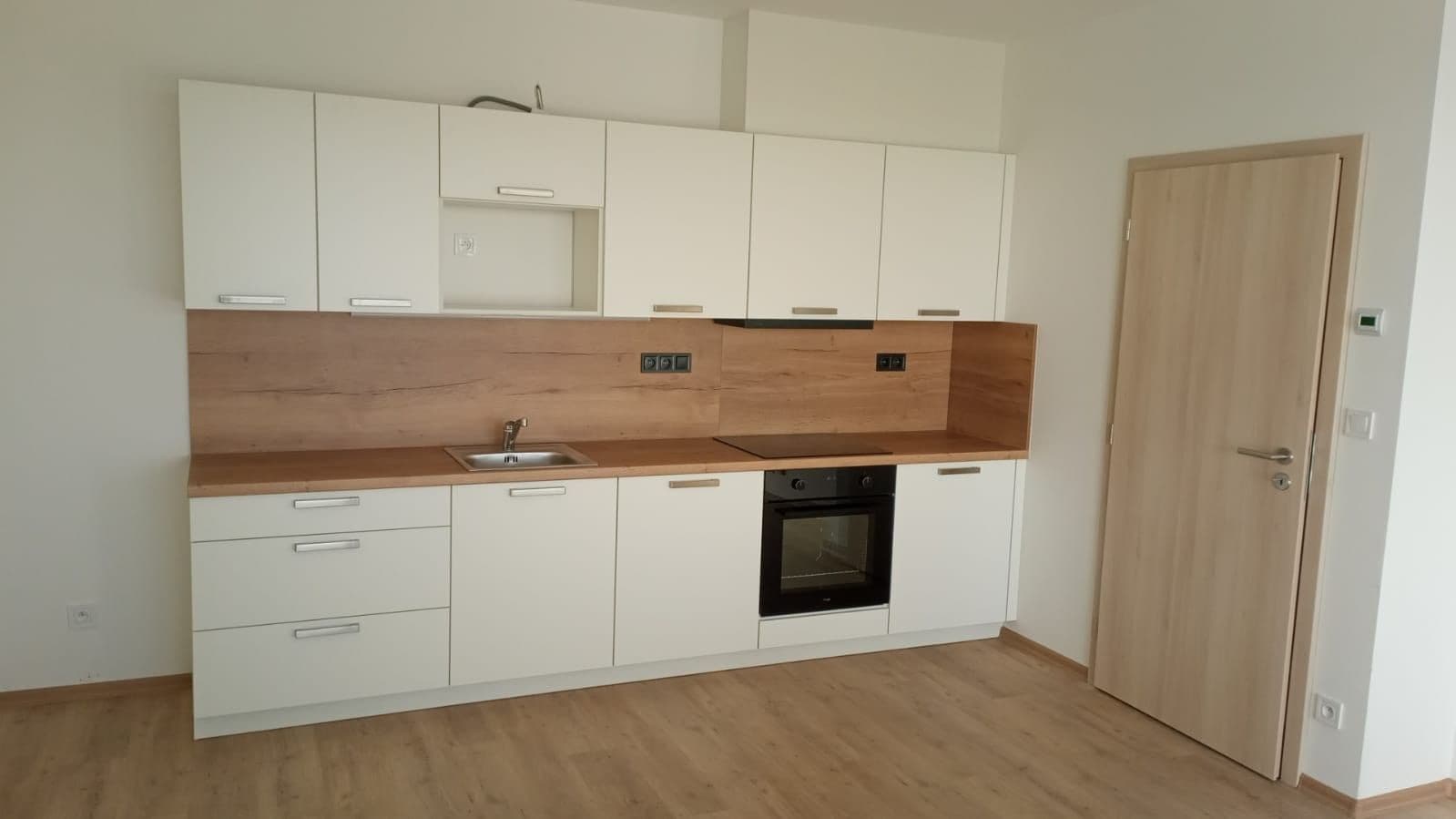 Prenájom bytu 2-izbový 57 m², Topolová, Olomouc, Olomoucký kraj Prenájom bytu 2-izbový 57 m², Topolová, Olomouc, Olomoucký kraj