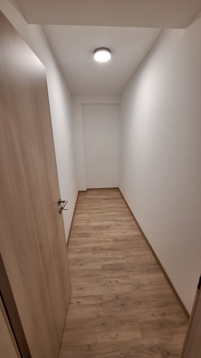 Prenájom bytu 2-izbový 57 m², Topolová, Olomouc, Olomoucký kraj Prenájom bytu 2-izbový 57 m², Topolová, Olomouc, Olomoucký kraj