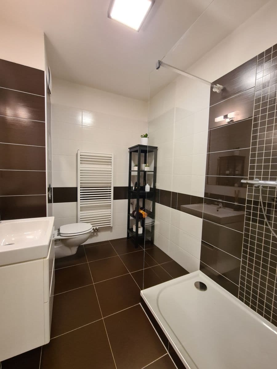 Predaj bytu 2-izbový 82 m², Zavadilka, České Budějovice, Jihočeský kraj Predaj bytu 2-izbový 82 m², Zavadilka, České Budějovice, Jihočeský kraj