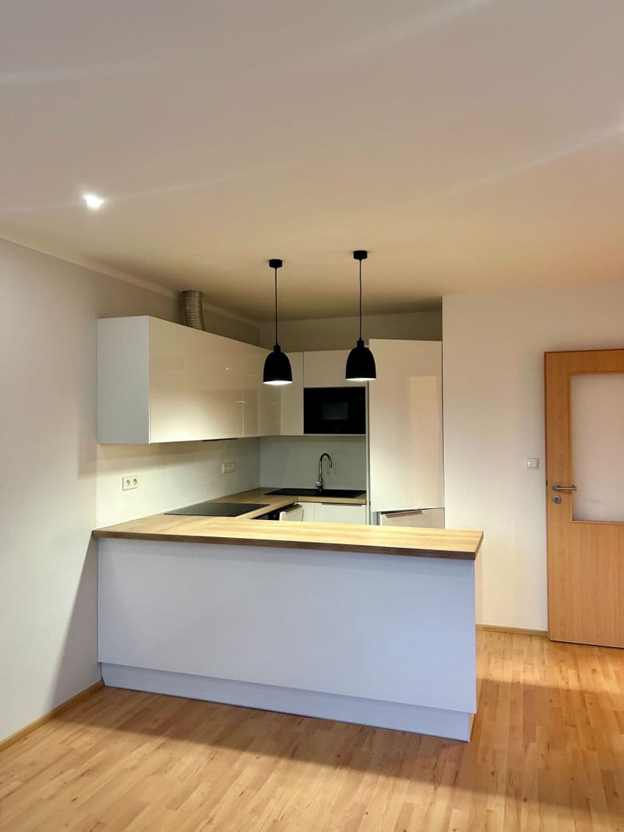 Prenájom bytu 3-izbový 61 m², U Pivovaru, Benešov, Středočeský kraj Prenájom bytu 3-izbový 61 m², U Pivovaru, Benešov, Středočeský kraj