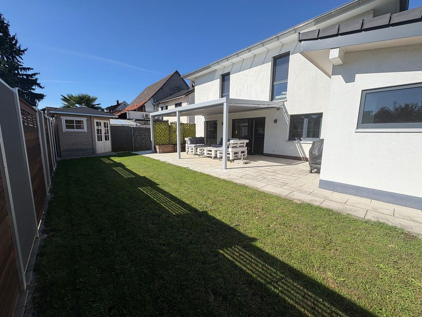 Predaj domu 153 m², pozemek 353 m², Rheinau, Bádensko-Wurttembersko Predaj domu 153 m², pozemek 353 m², Rheinau, Bádensko-Wurttembersko