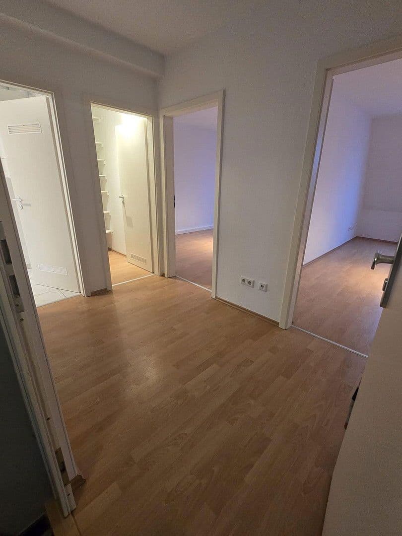 Prenájom bytu 2-izbový 51 m², Frankfurt, Hesensko Prenájom bytu 2-izbový 51 m², Frankfurt, Hesensko
