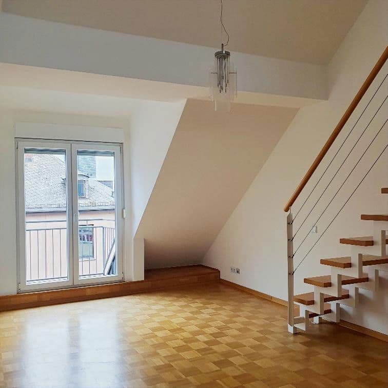 Prenájom bytu 3-izbový 76 m², Frankfurt am Main, Hesensko Prenájom bytu 3-izbový 76 m², Frankfurt am Main, Hesensko