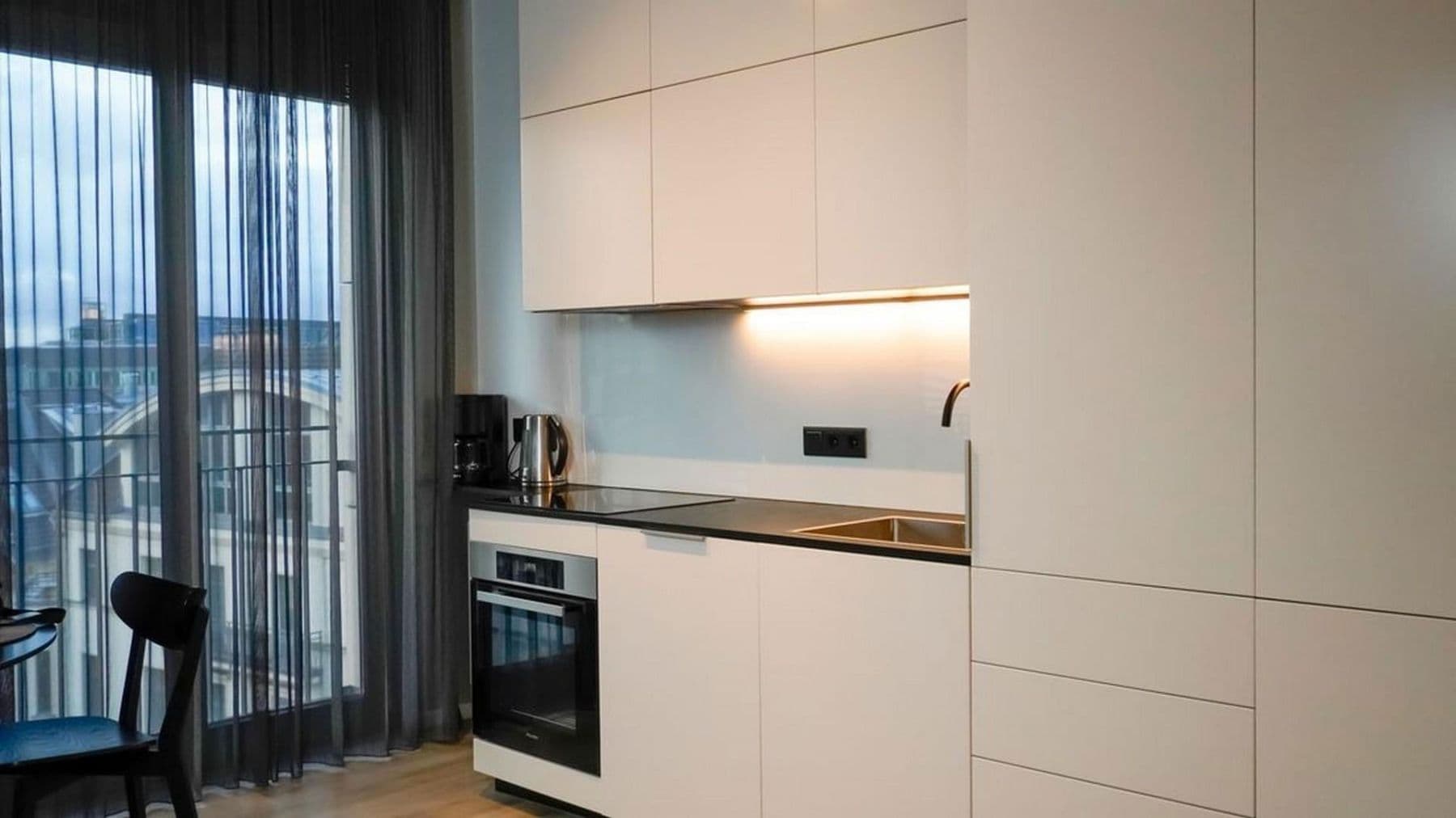 Prenájom bytu 2-izbový 57 m², Reinhardtstraße 25, Berlin, Berlín Prenájom bytu 2-izbový 57 m², Reinhardtstraße 25, Berlin, Berlín