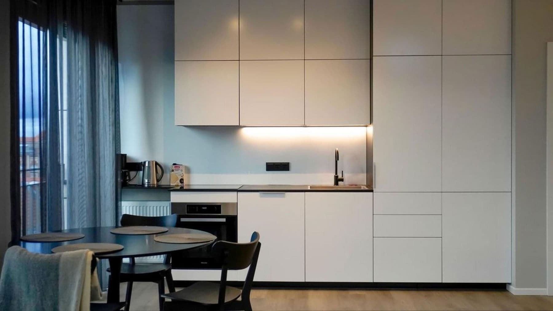 Prenájom bytu 2-izbový 57 m², Reinhardtstraße 25, Berlin, Berlín Prenájom bytu 2-izbový 57 m², Reinhardtstraße 25, Berlin, Berlín