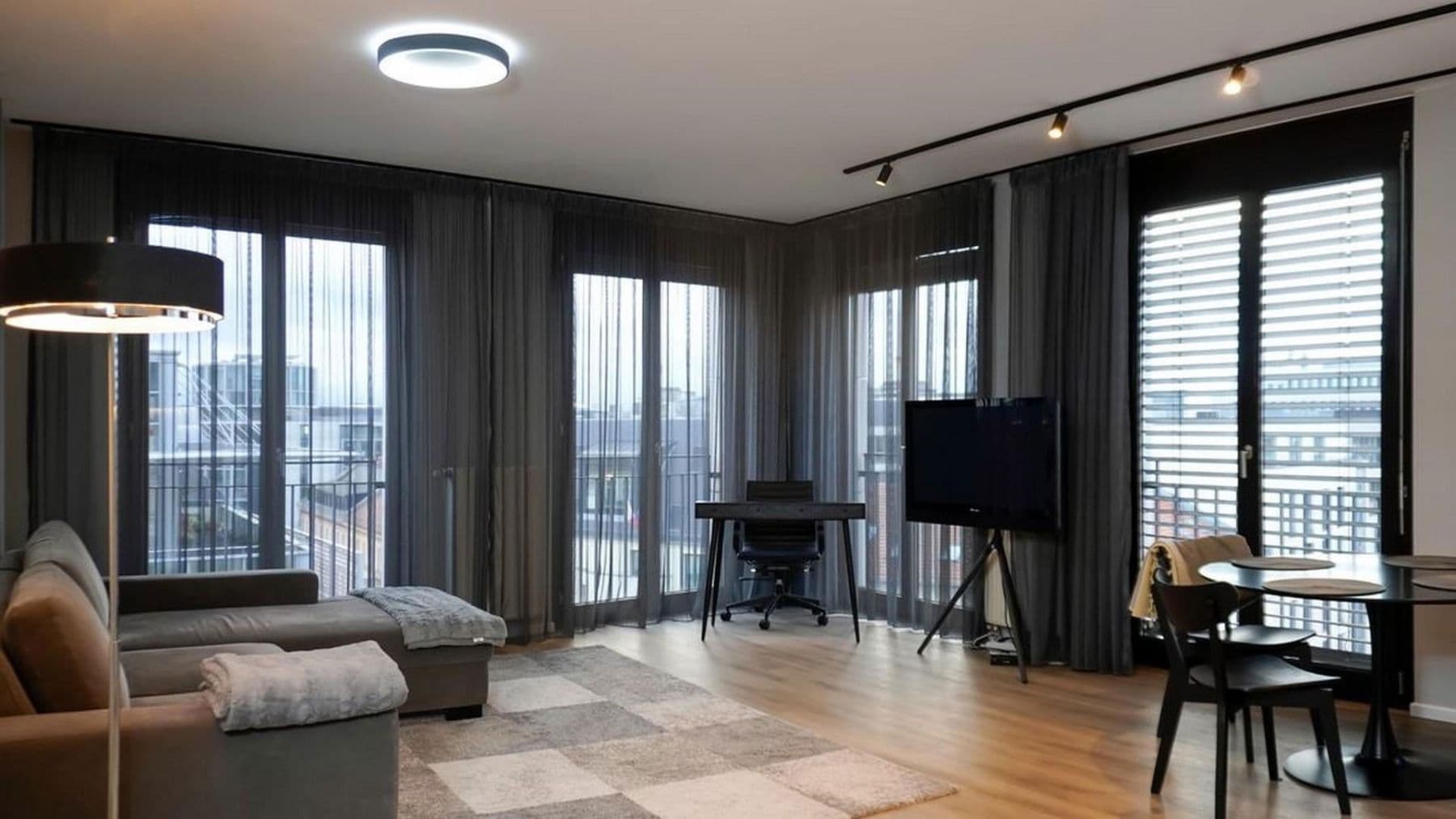 Prenájom bytu 2-izbový 57 m², Reinhardtstraße 25, Berlin, Berlín Prenájom bytu 2-izbový 57 m², Reinhardtstraße 25, Berlin, Berlín