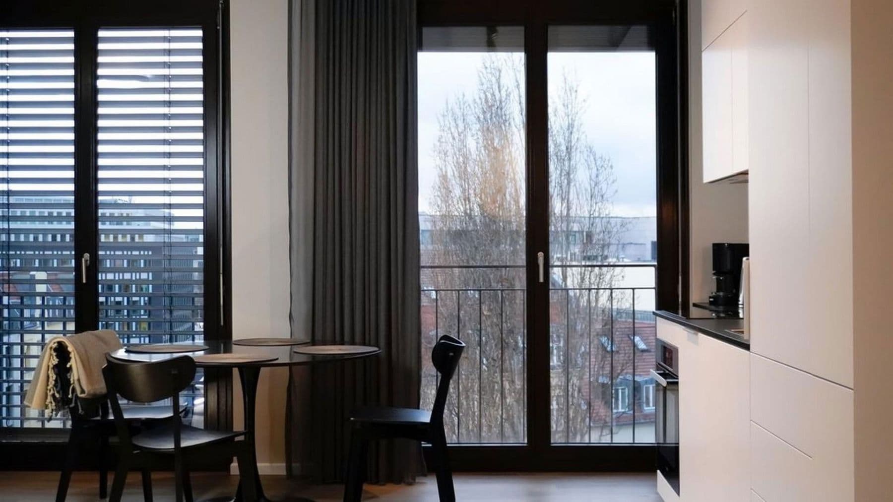 Prenájom bytu 2-izbový 57 m², Reinhardtstraße 25, Berlin, Berlín Prenájom bytu 2-izbový 57 m², Reinhardtstraße 25, Berlin, Berlín