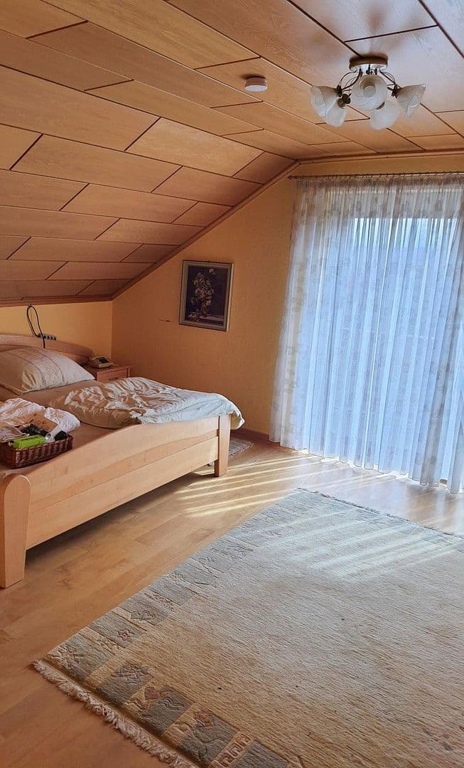 Prenájom domu 135 m², pozemek 100 m², Ingstetter Str. 5a, Pöttmes, Bavorsko Prenájom domu 135 m², pozemek 100 m², Ingstetter Str. 5a, Pöttmes, Bavorsko