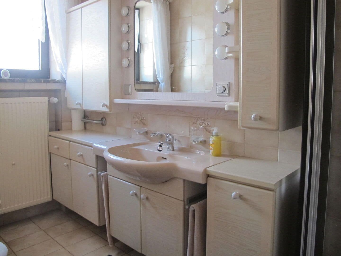 Prenájom domu 135 m², pozemek 100 m², Ingstetter Str. 5a, Pöttmes, Bavorsko Prenájom domu 135 m², pozemek 100 m², Ingstetter Str. 5a, Pöttmes, Bavorsko