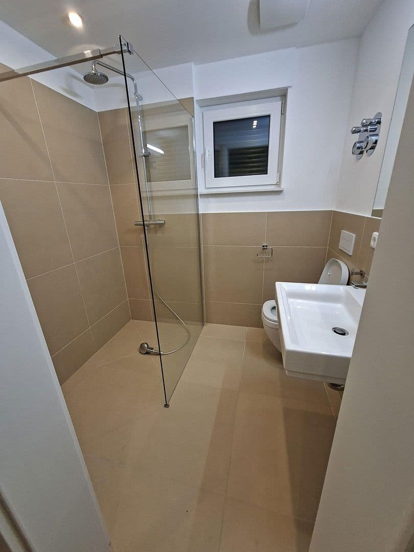 Prenájom bytu 1-izbový 27 m², Königin-Luise-Straße 11, Berlin-Dahlem, Berlín Prenájom bytu 1-izbový 27 m², Königin-Luise-Straße 11, Berlin-Dahlem, Berlín