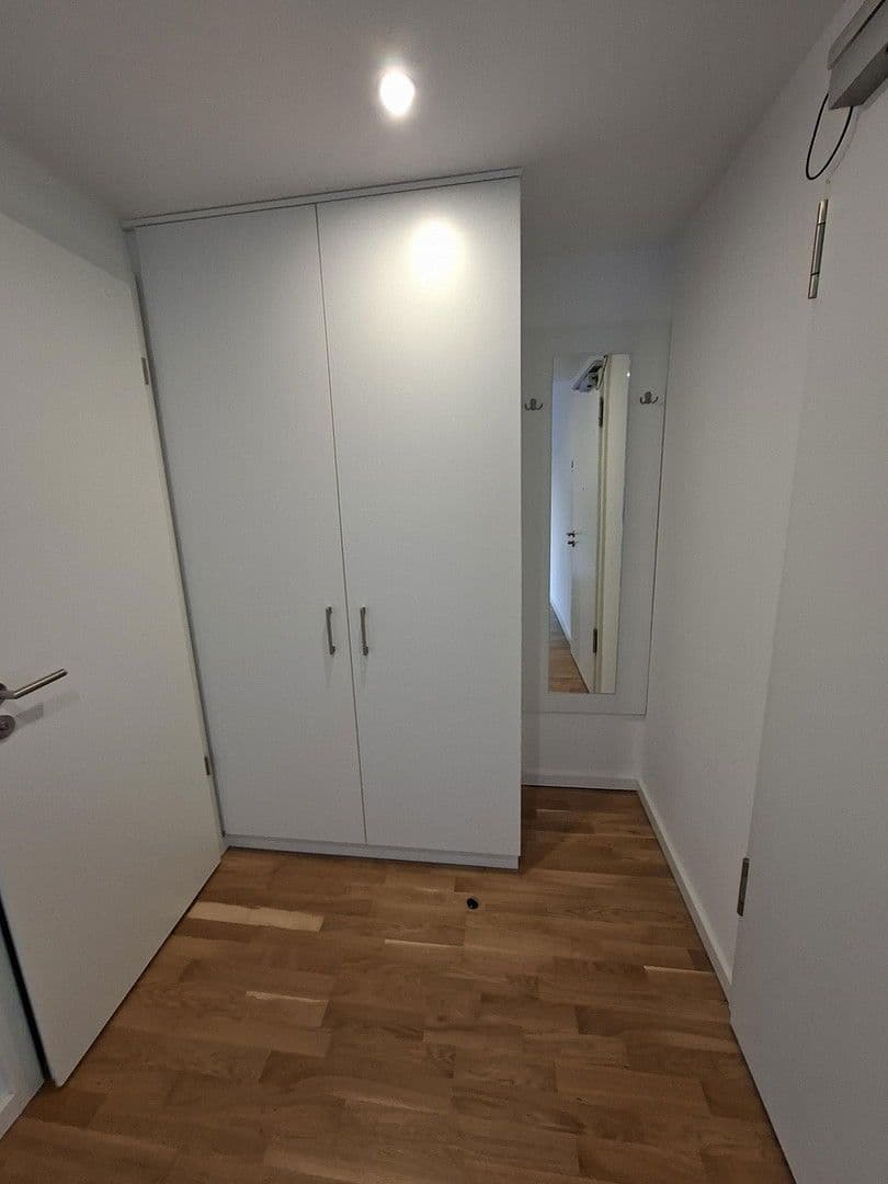 Prenájom bytu 1-izbový 27 m², Königin-Luise-Straße 11, Berlin-Dahlem, Berlín Prenájom bytu 1-izbový 27 m², Königin-Luise-Straße 11, Berlin-Dahlem, Berlín