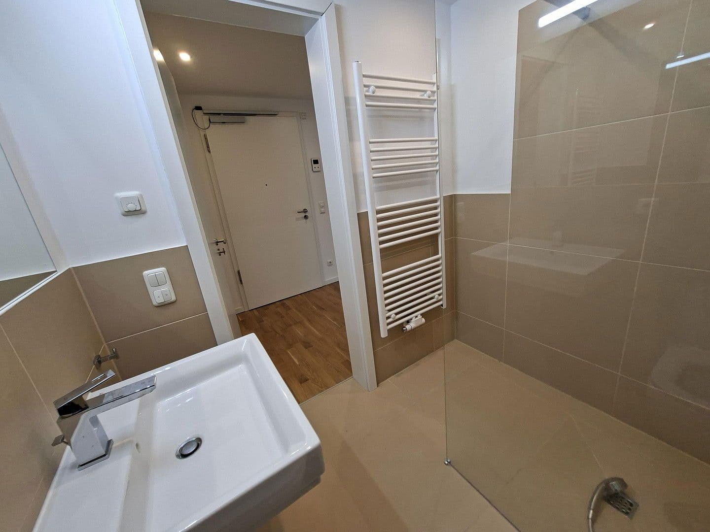 Prenájom bytu 1-izbový 27 m², Königin-Luise-Straße 11, Berlin-Dahlem, Berlín Prenájom bytu 1-izbový 27 m², Königin-Luise-Straße 11, Berlin-Dahlem, Berlín