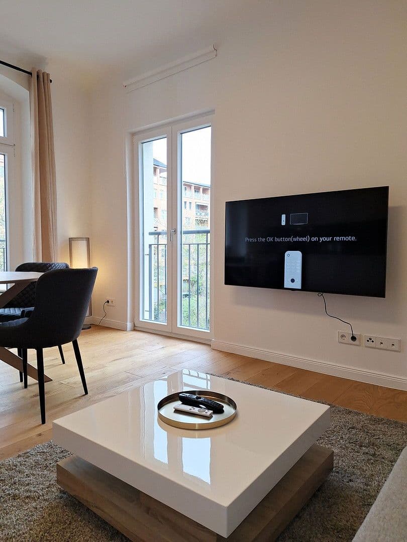 Prenájom bytu 2-izbový 55 m², Pascalstr. 4, Berlin, Berlín Prenájom bytu 2-izbový 55 m², Pascalstr. 4, Berlin, Berlín