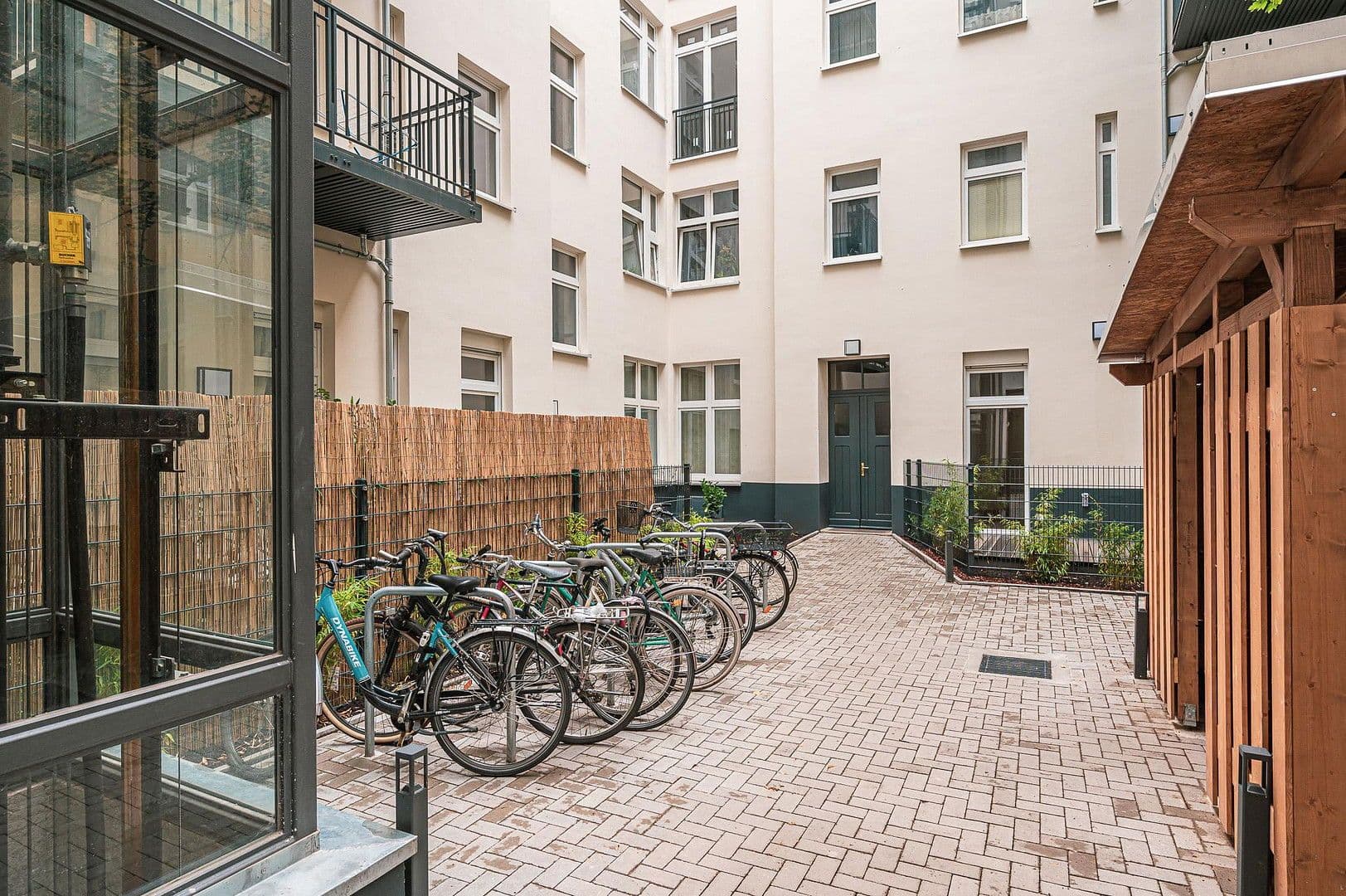 Prenájom bytu 2-izbový 55 m², Pascalstr. 4, Berlin, Berlín Prenájom bytu 2-izbový 55 m², Pascalstr. 4, Berlin, Berlín