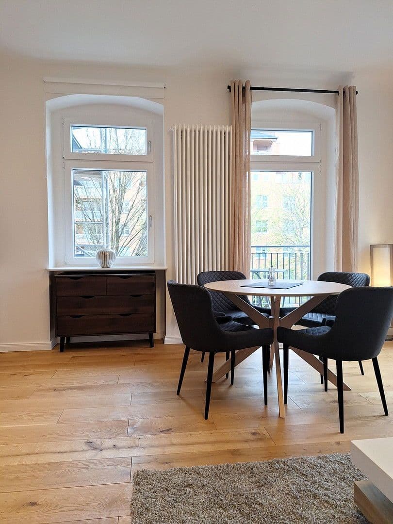 Prenájom bytu 2-izbový 55 m², Pascalstr. 4, Berlin, Berlín Prenájom bytu 2-izbový 55 m², Pascalstr. 4, Berlin, Berlín