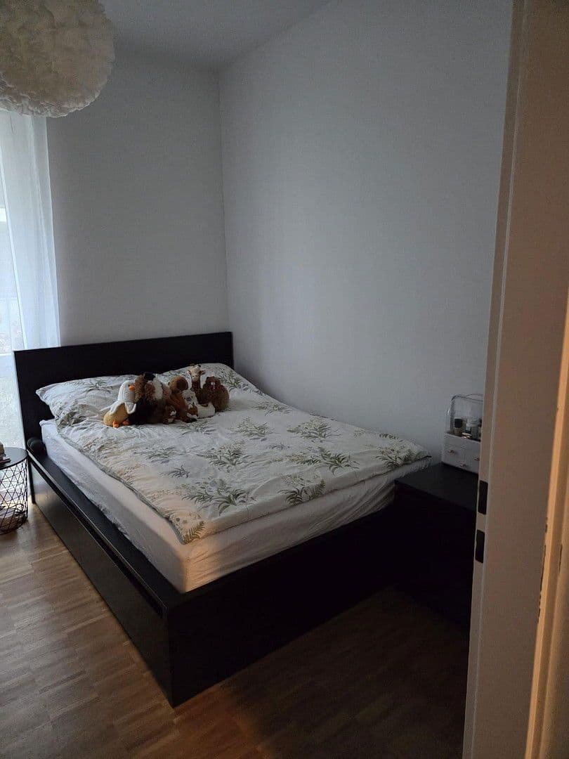 Prenájom bytu 2-izbový 61 m², Berlin, Berlín Prenájom bytu 2-izbový 61 m², Berlin, Berlín