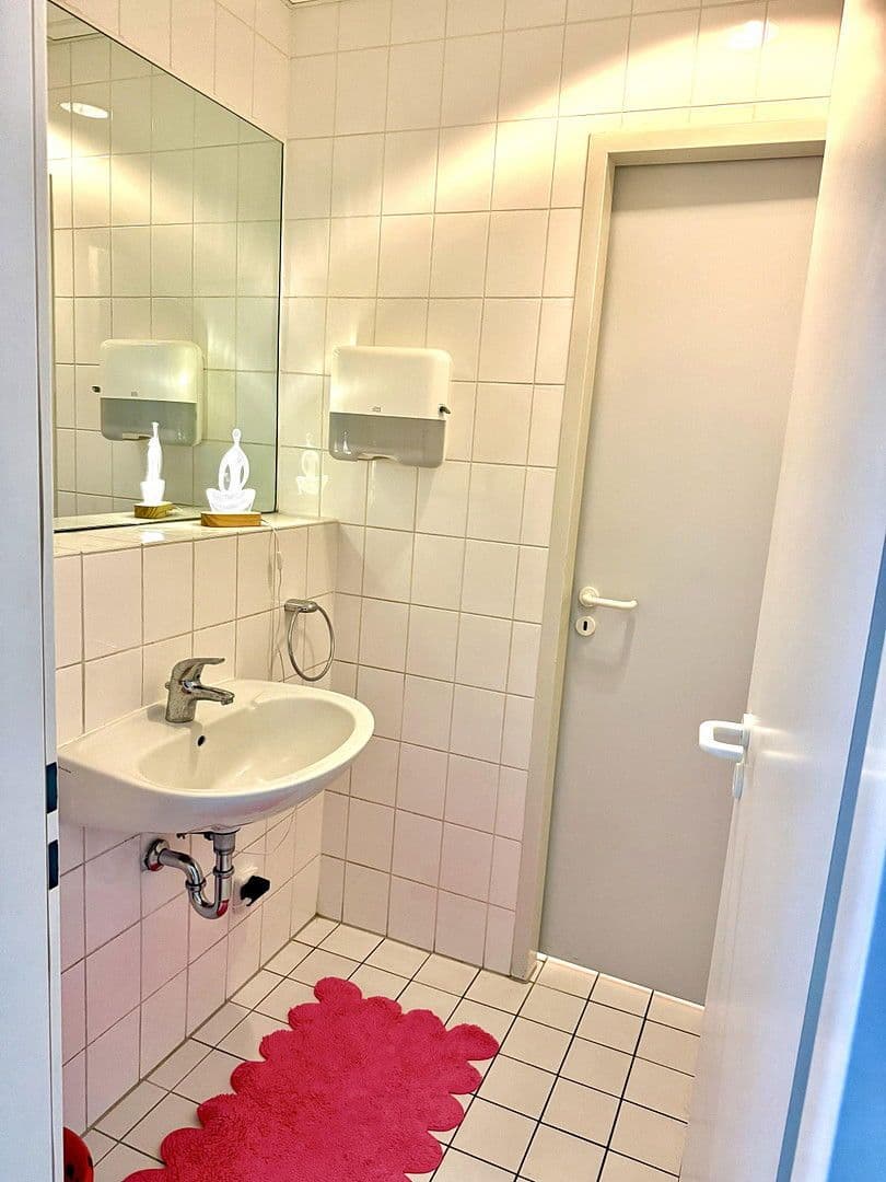 Prenájom kancelárie 160 m², Lübecker Straße 25-27, Schwerin - Altstadt, Meklenbursko-Predpomoransko Prenájom kancelárie 160 m², Lübecker Straße 25-27, Schwerin - Altstadt, Meklenbursko-Predpomoransko