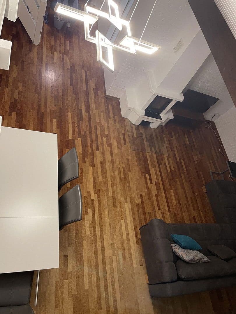 Prenájom bytu 4-izbový 100 m², Düsseldorf, Severné Porýnie - Westfálsko Prenájom bytu 4-izbový 100 m², Düsseldorf, Severné Porýnie - Westfálsko