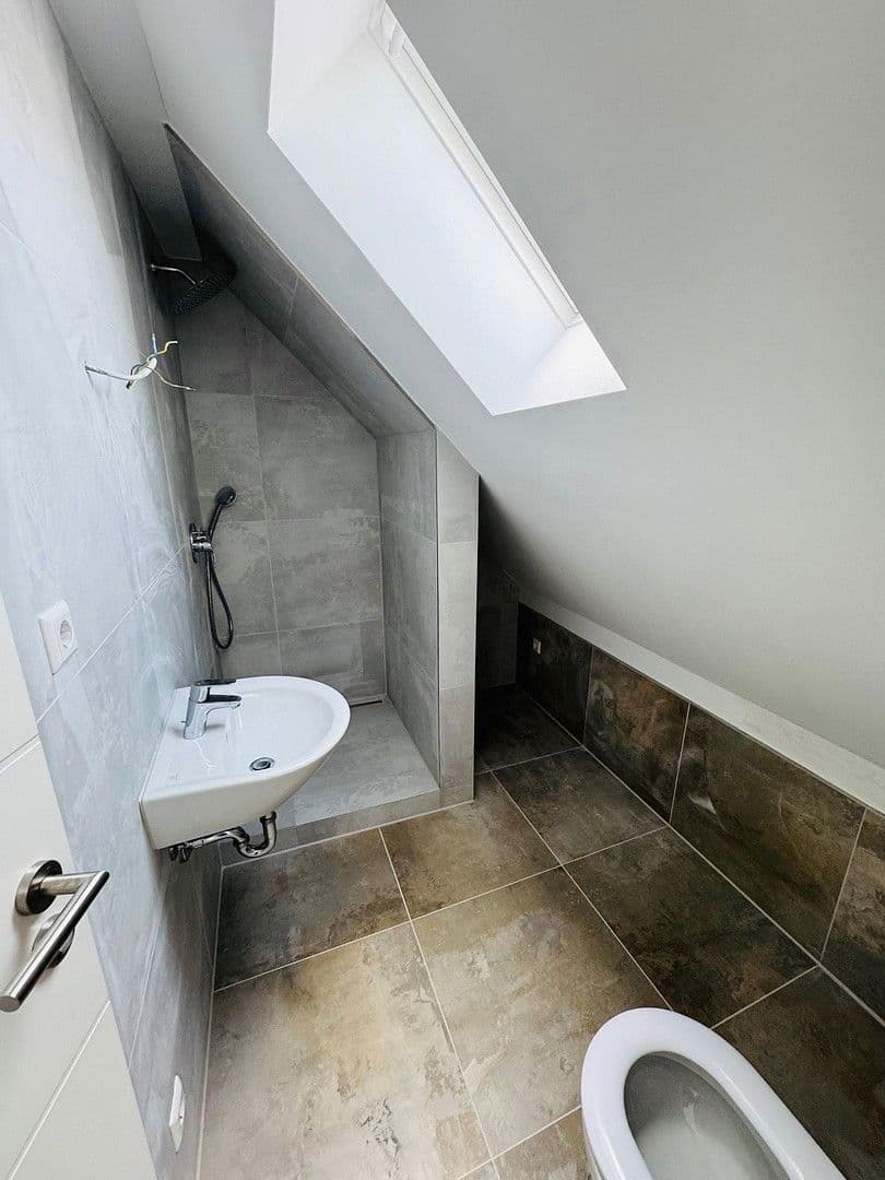 Prenájom bytu 3-izbový 135 m², Ludwigsburg, Bádensko-Wurttembersko Prenájom bytu 3-izbový 135 m², Ludwigsburg, Bádensko-Wurttembersko