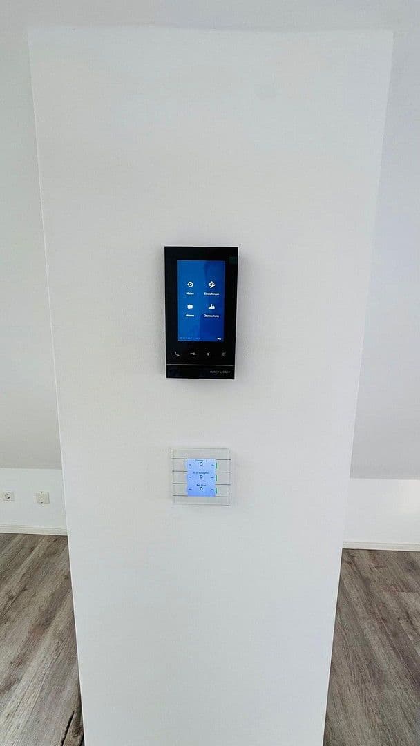 Prenájom bytu 3-izbový 135 m², Ludwigsburg, Bádensko-Wurttembersko Prenájom bytu 3-izbový 135 m², Ludwigsburg, Bádensko-Wurttembersko