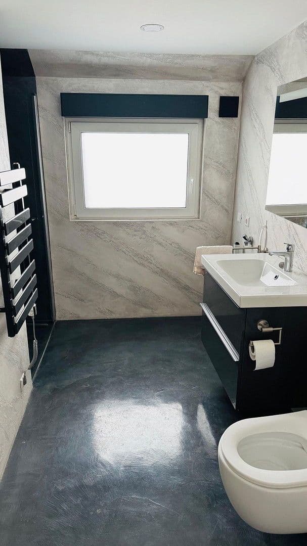 Prenájom bytu 3-izbový 135 m², Ludwigsburg, Bádensko-Wurttembersko Prenájom bytu 3-izbový 135 m², Ludwigsburg, Bádensko-Wurttembersko