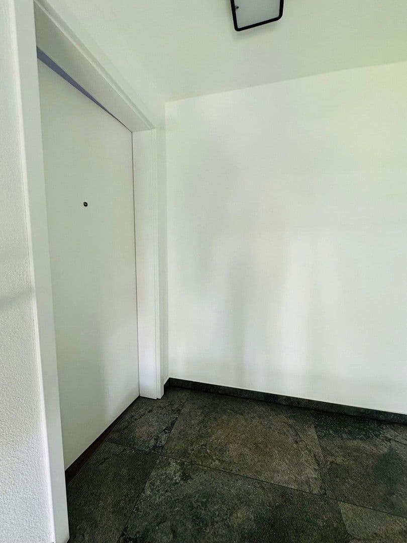 Prenájom bytu 3-izbový 135 m², Ludwigsburg, Bádensko-Wurttembersko Prenájom bytu 3-izbový 135 m², Ludwigsburg, Bádensko-Wurttembersko