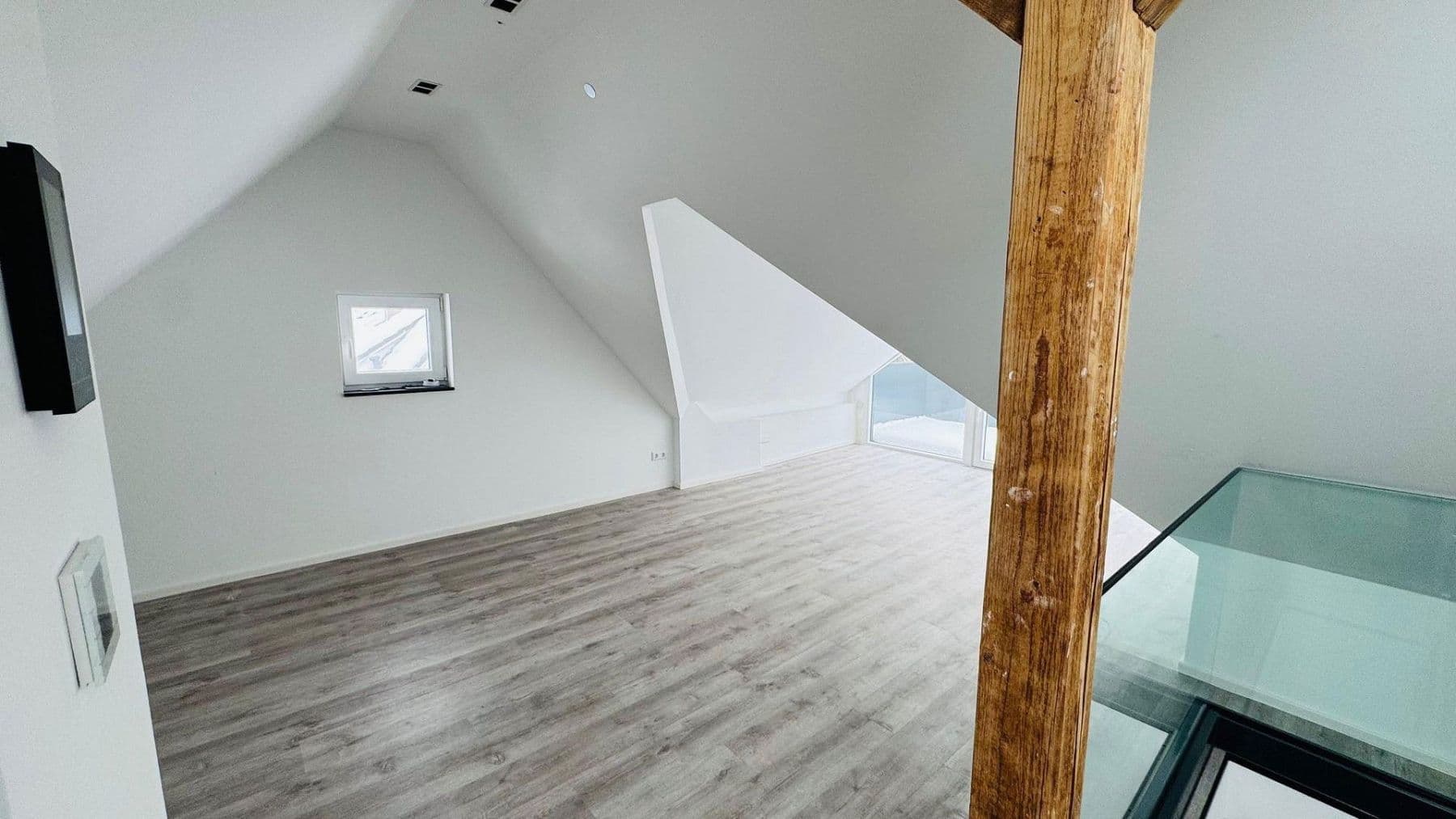 Prenájom bytu 3-izbový 135 m², Ludwigsburg, Bádensko-Wurttembersko Prenájom bytu 3-izbový 135 m², Ludwigsburg, Bádensko-Wurttembersko