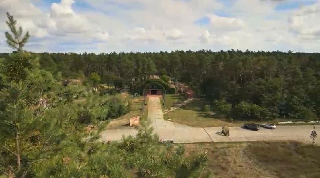 Predaj nebytového priestoru 30.000 m², Lindenstraße 15, Neuhardenberg, Brandenbursko Predaj nebytového priestoru 30.000 m², Lindenstraße 15, Neuhardenberg, Brandenbursko