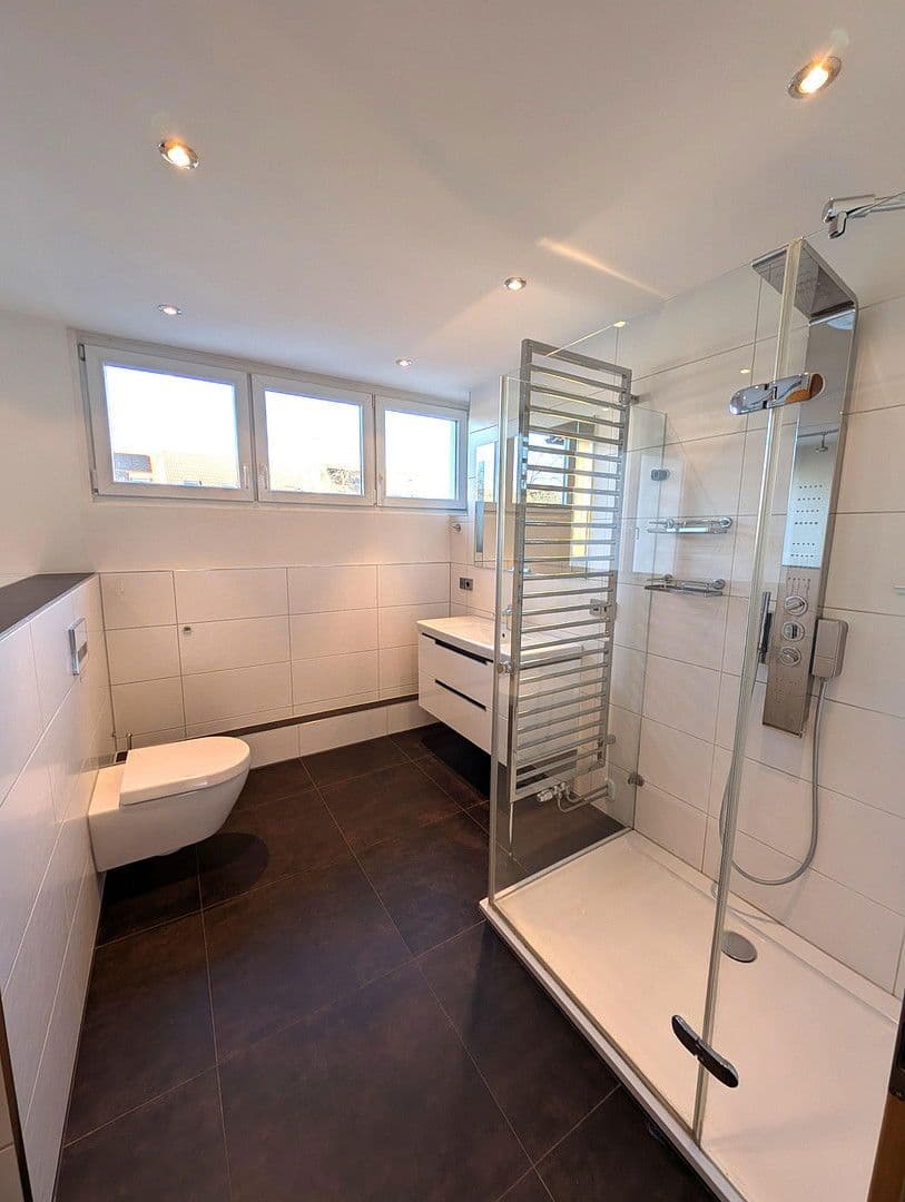 Predaj domu 149 m², pozemek 155 m², Westendstraße 4, Kirchheim b. München, Bavorsko Predaj domu 149 m², pozemek 155 m², Westendstraße 4, Kirchheim b. München, Bavorsko