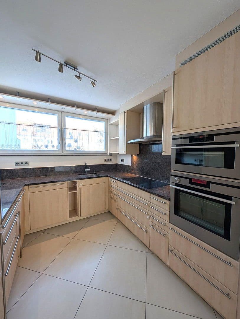 Predaj domu 149 m², pozemek 155 m², Westendstraße 4, Kirchheim b. München, Bavorsko Predaj domu 149 m², pozemek 155 m², Westendstraße 4, Kirchheim b. München, Bavorsko