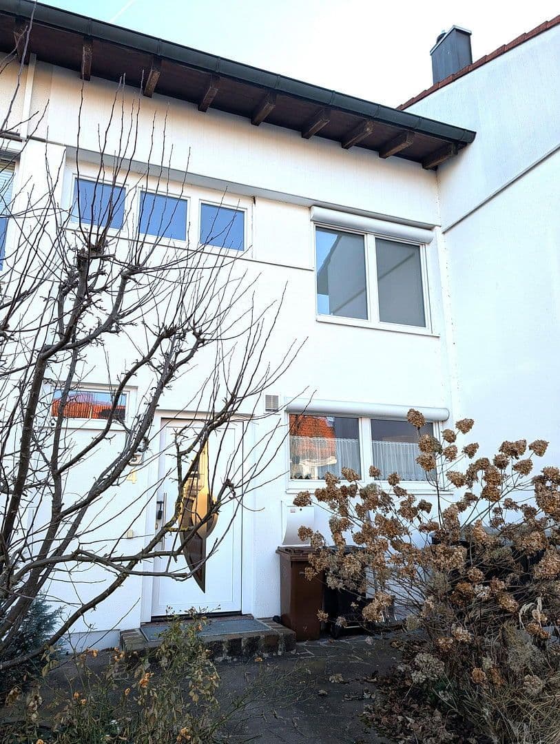 Predaj domu 149 m², pozemek 155 m², Westendstraße 4, Kirchheim b. München, Bavorsko Predaj domu 149 m², pozemek 155 m², Westendstraße 4, Kirchheim b. München, Bavorsko