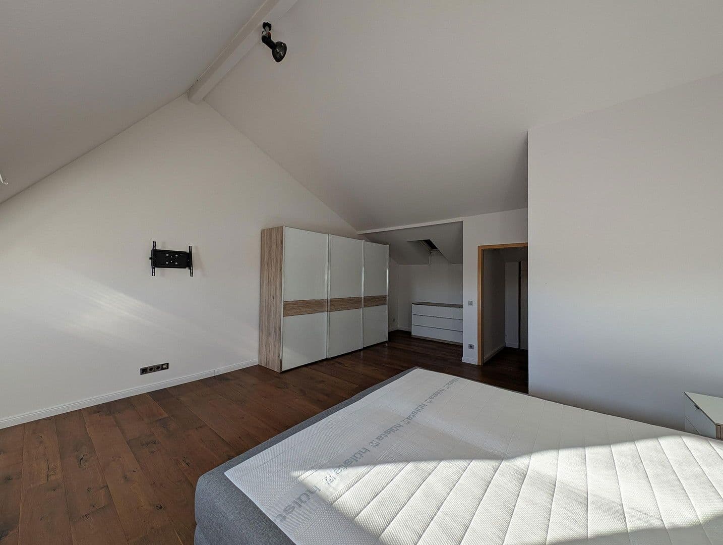 Predaj domu 149 m², pozemek 155 m², Westendstraße 4, Kirchheim b. München, Bavorsko Predaj domu 149 m², pozemek 155 m², Westendstraße 4, Kirchheim b. München, Bavorsko