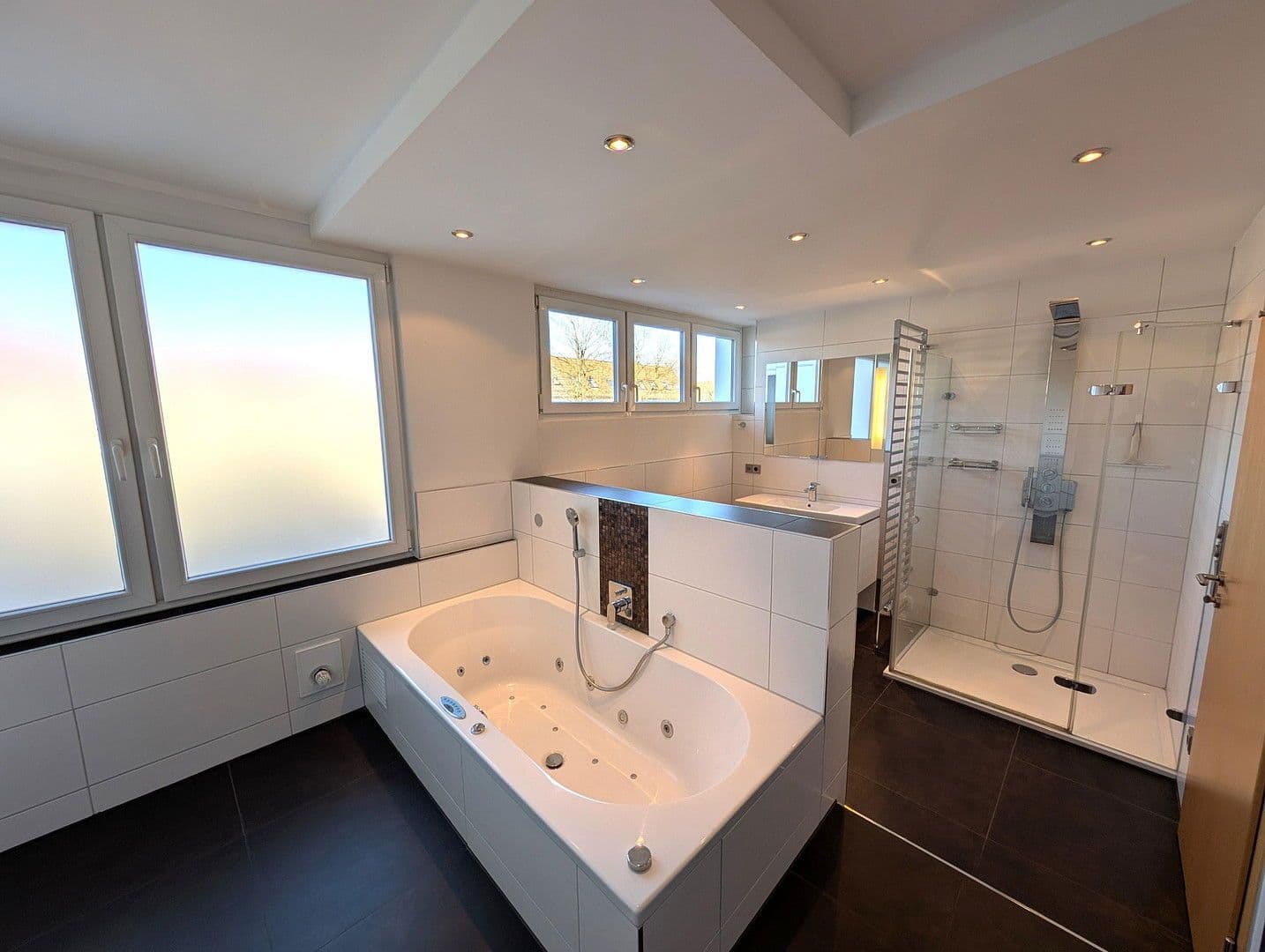 Predaj domu 149 m², pozemek 155 m², Westendstraße 4, Kirchheim b. München, Bavorsko Predaj domu 149 m², pozemek 155 m², Westendstraße 4, Kirchheim b. München, Bavorsko