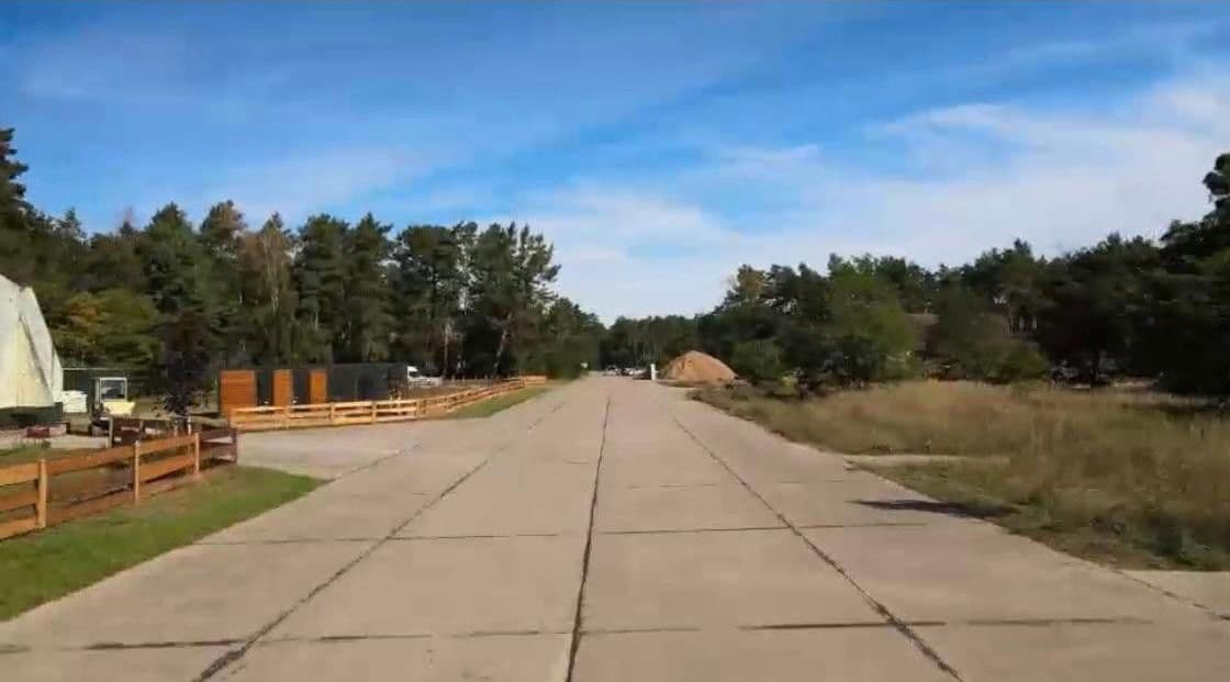 Predaj nebytového priestoru 30.000 m², Lindenstraße 15, Neuhardenberg, Brandenbursko Predaj nebytového priestoru 30.000 m², Lindenstraße 15, Neuhardenberg, Brandenbursko