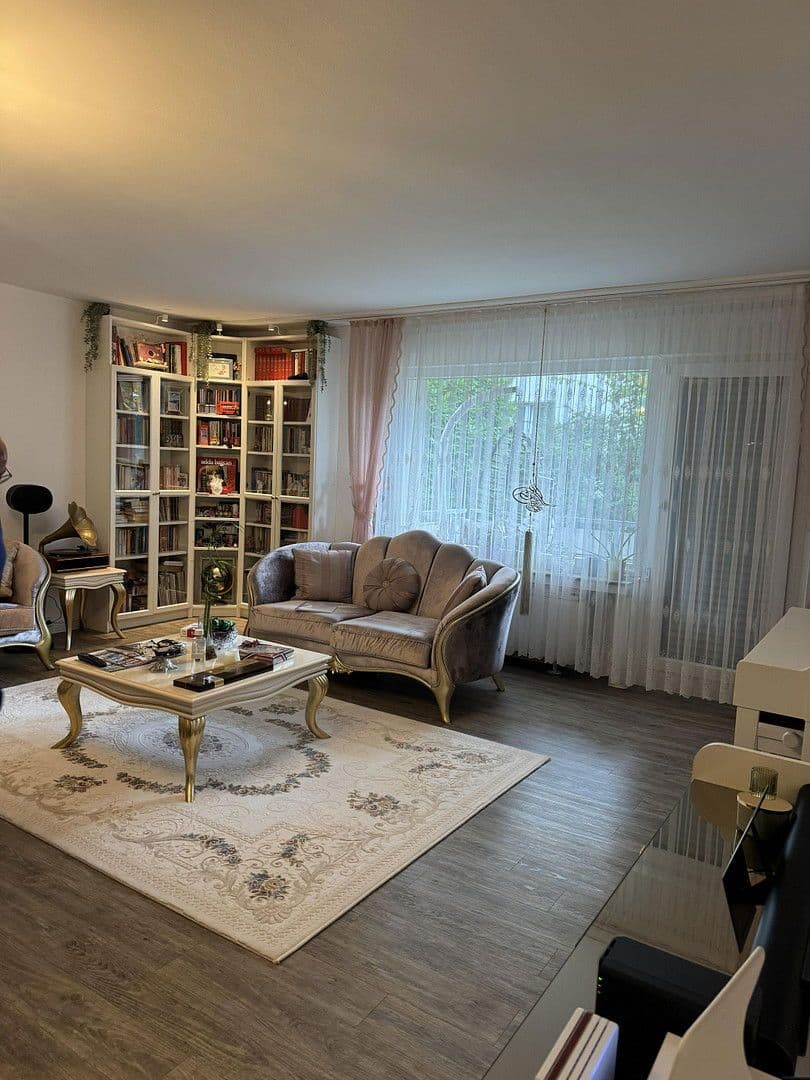 Predaj bytu 3-izbový 93 m², An der Rheinbahn 17, Meerbusch, Severné Porýnie - Westfálsko Predaj bytu 3-izbový 93 m², An der Rheinbahn 17, Meerbusch, Severné Porýnie - Westfálsko