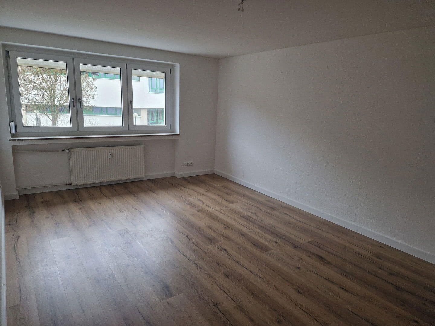 Prenájom bytu 4-izbový 91 m², Bismarckstraße 31, Gunzenhausen, Bavorsko Prenájom bytu 4-izbový 91 m², Bismarckstraße 31, Gunzenhausen, Bavorsko