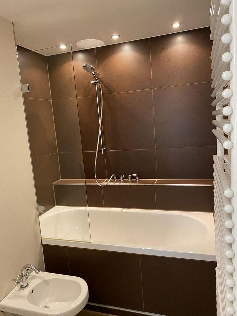 Prenájom bytu 2-izbový 60 m², Adams-Lehmann-Straße 52, München, Bavorsko Prenájom bytu 2-izbový 60 m², Adams-Lehmann-Straße 52, München, Bavorsko