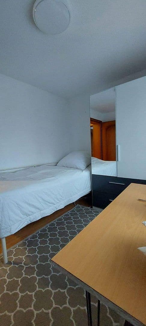 Prenájom bytu 3-izbový 106 m², Tulpenweg 5, Friesenheim, Bádensko-Wurttembersko Prenájom bytu 3-izbový 106 m², Tulpenweg 5, Friesenheim, Bádensko-Wurttembersko