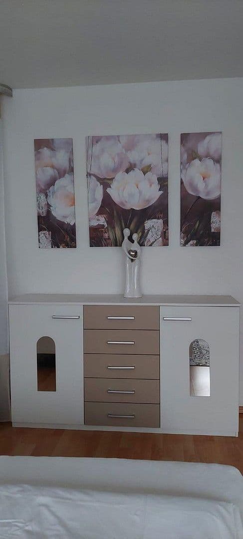 Prenájom bytu 3-izbový 106 m², Tulpenweg 5, Friesenheim, Bádensko-Wurttembersko Prenájom bytu 3-izbový 106 m², Tulpenweg 5, Friesenheim, Bádensko-Wurttembersko