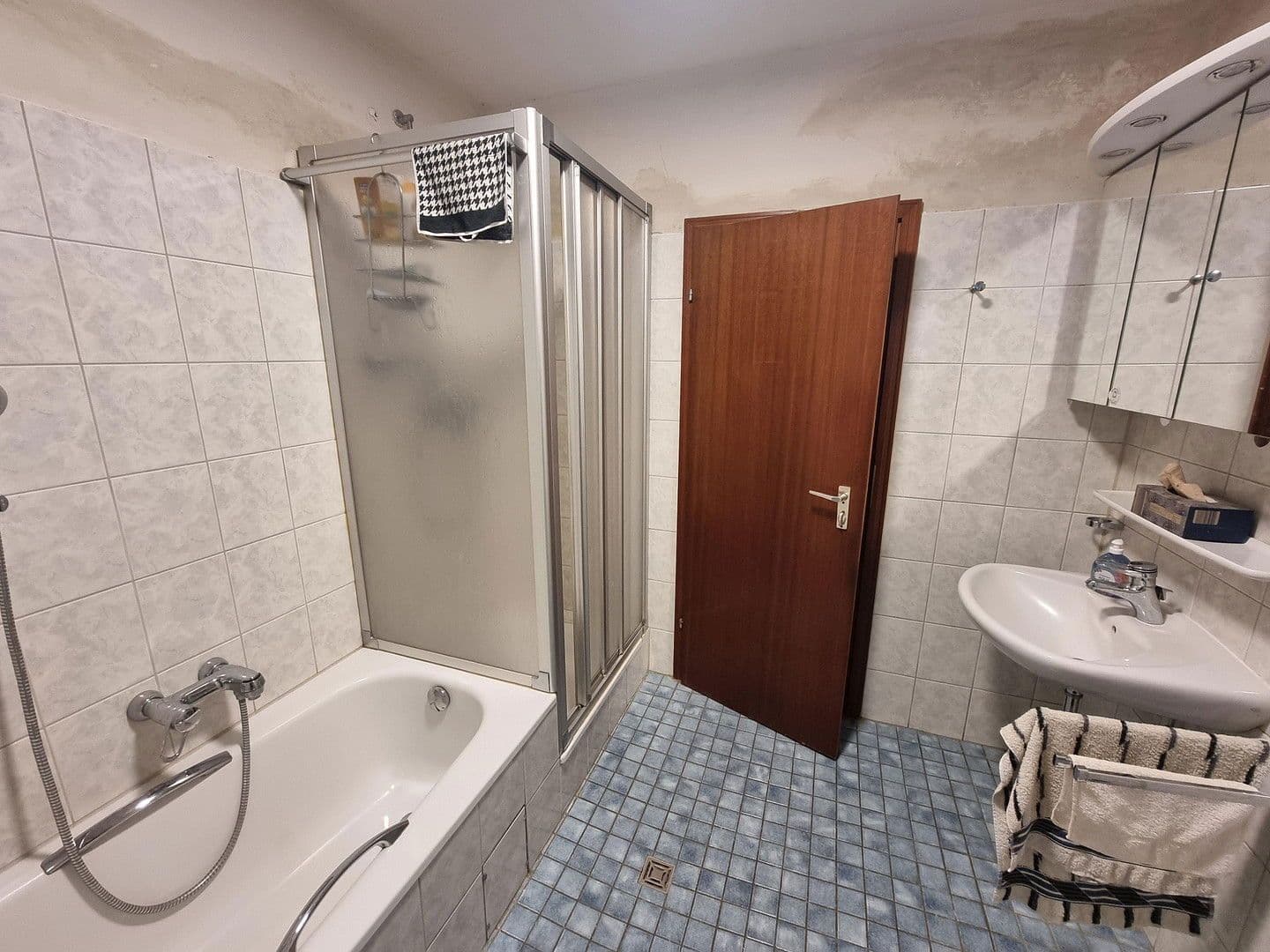 Predaj bytu 3-izbový 95 m², Frankfurt, Hesensko Predaj bytu 3-izbový 95 m², Frankfurt, Hesensko