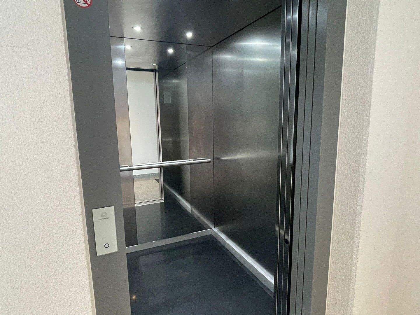 Prenájom bytu 4-izbový 118 m², Frankfurt am Main, Hesensko Prenájom bytu 4-izbový 118 m², Frankfurt am Main, Hesensko