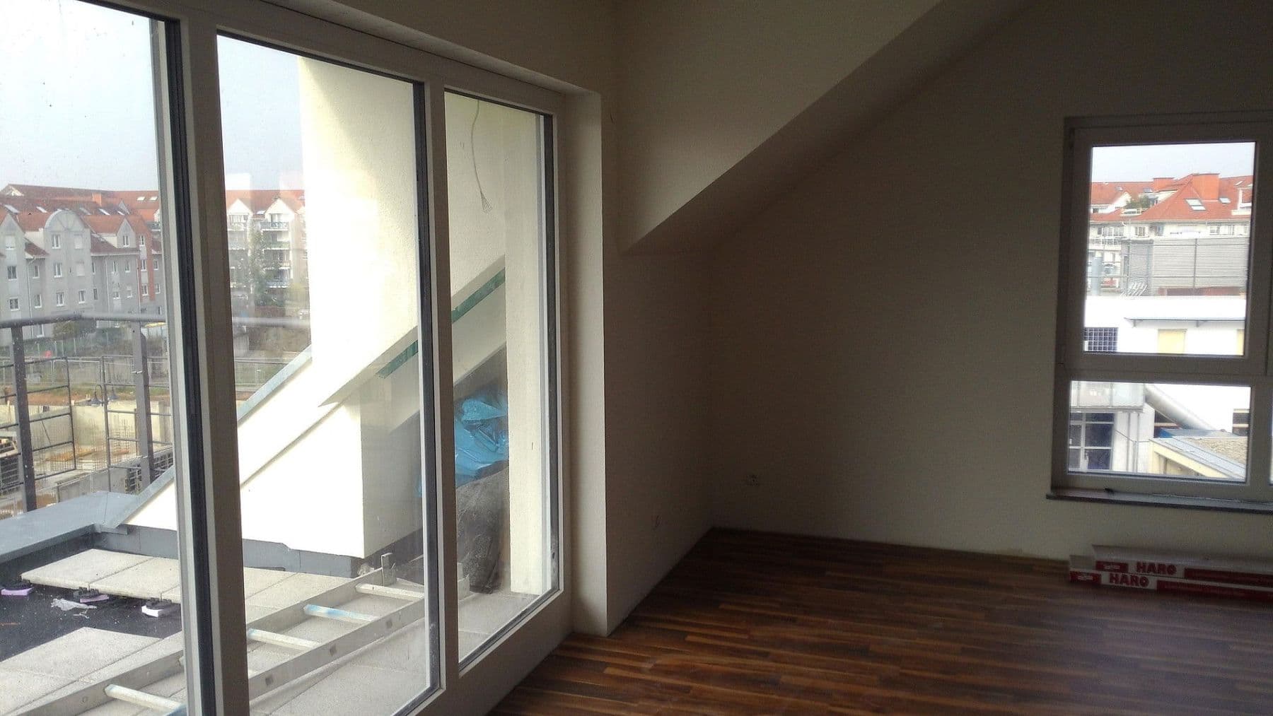 Prenájom bytu 4-izbový 118 m², Frankfurt am Main, Hesensko Prenájom bytu 4-izbový 118 m², Frankfurt am Main, Hesensko