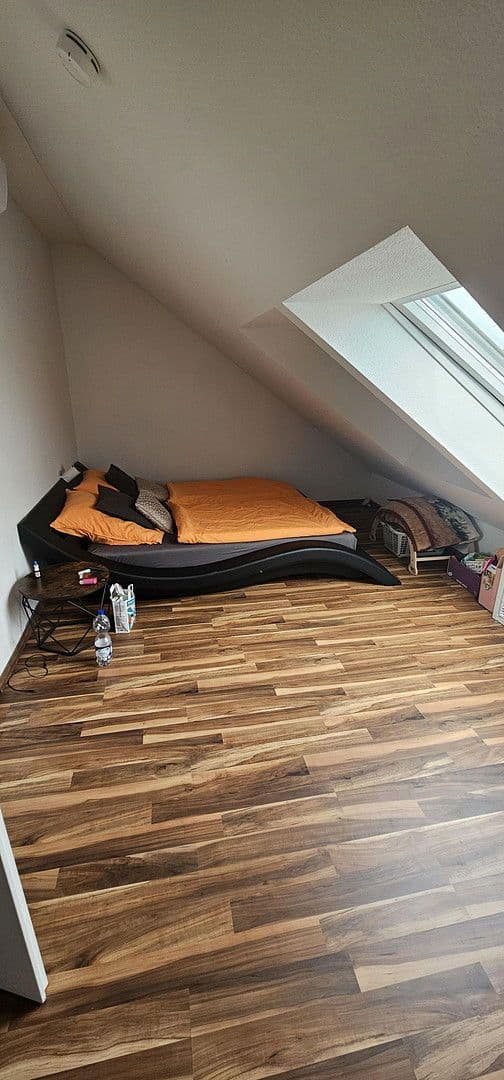 Prenájom bytu 4-izbový 118 m², Frankfurt am Main, Hesensko Prenájom bytu 4-izbový 118 m², Frankfurt am Main, Hesensko