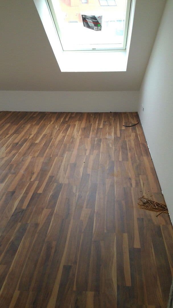 Prenájom bytu 4-izbový 118 m², Frankfurt am Main, Hesensko Prenájom bytu 4-izbový 118 m², Frankfurt am Main, Hesensko