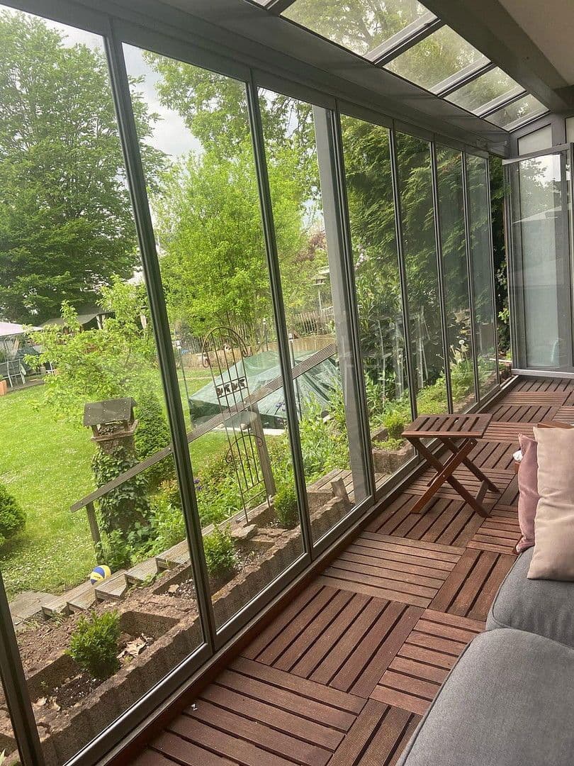 Prenájom bytu 4-izbový 89 m², Köln, Severné Porýnie - Westfálsko Prenájom bytu 4-izbový 89 m², Köln, Severné Porýnie - Westfálsko