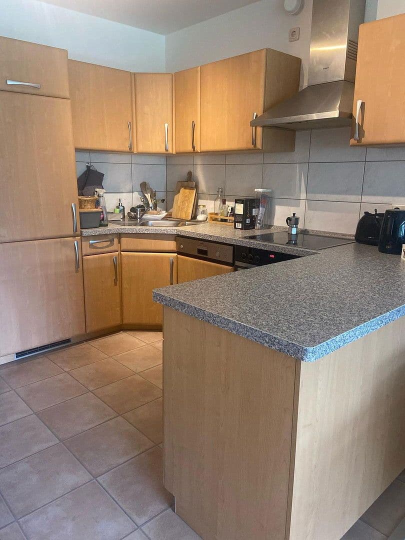 Prenájom bytu 4-izbový 89 m², Köln, Severné Porýnie - Westfálsko Prenájom bytu 4-izbový 89 m², Köln, Severné Porýnie - Westfálsko